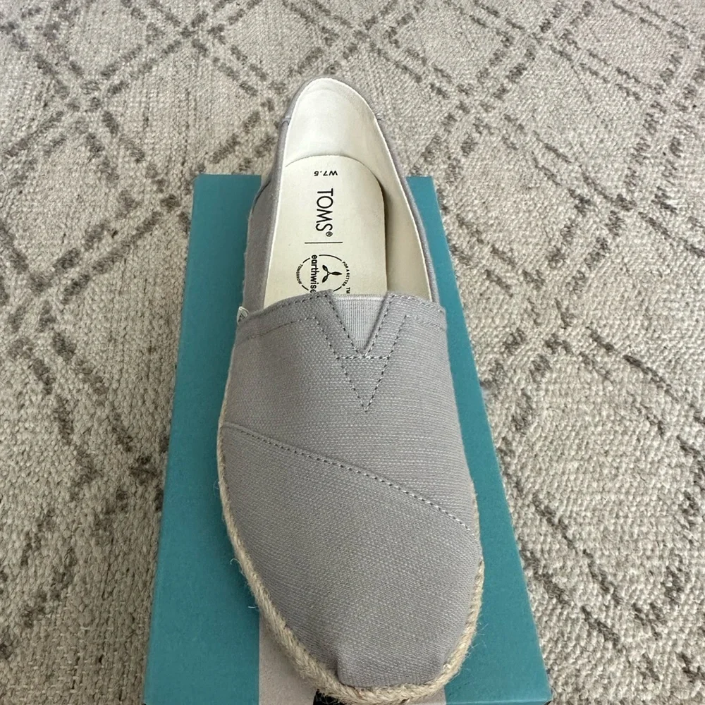 BNWT! TOMS Alpargata Rope Espadrille Slip-On - Women's 7.5
